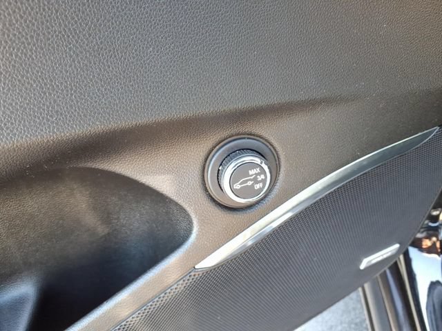 Used 2024 Buick Enclave Essence w/ Experience Buick Package FWD image 12