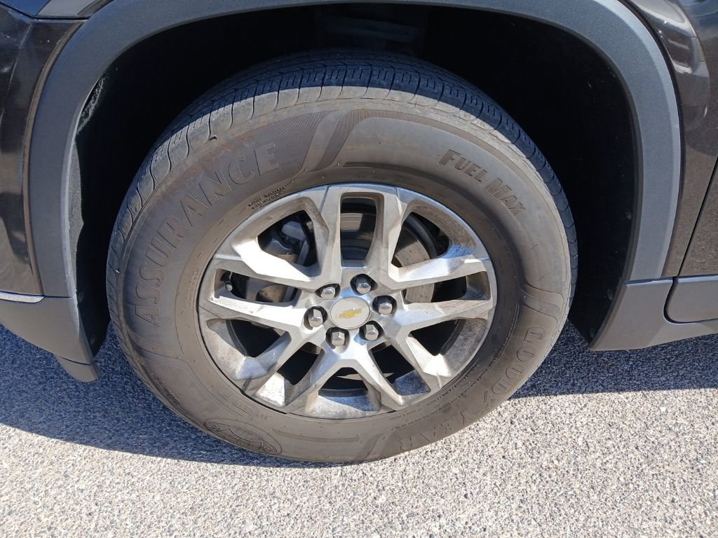 Used 2019 Chevrolet Traverse LT FWD image 3