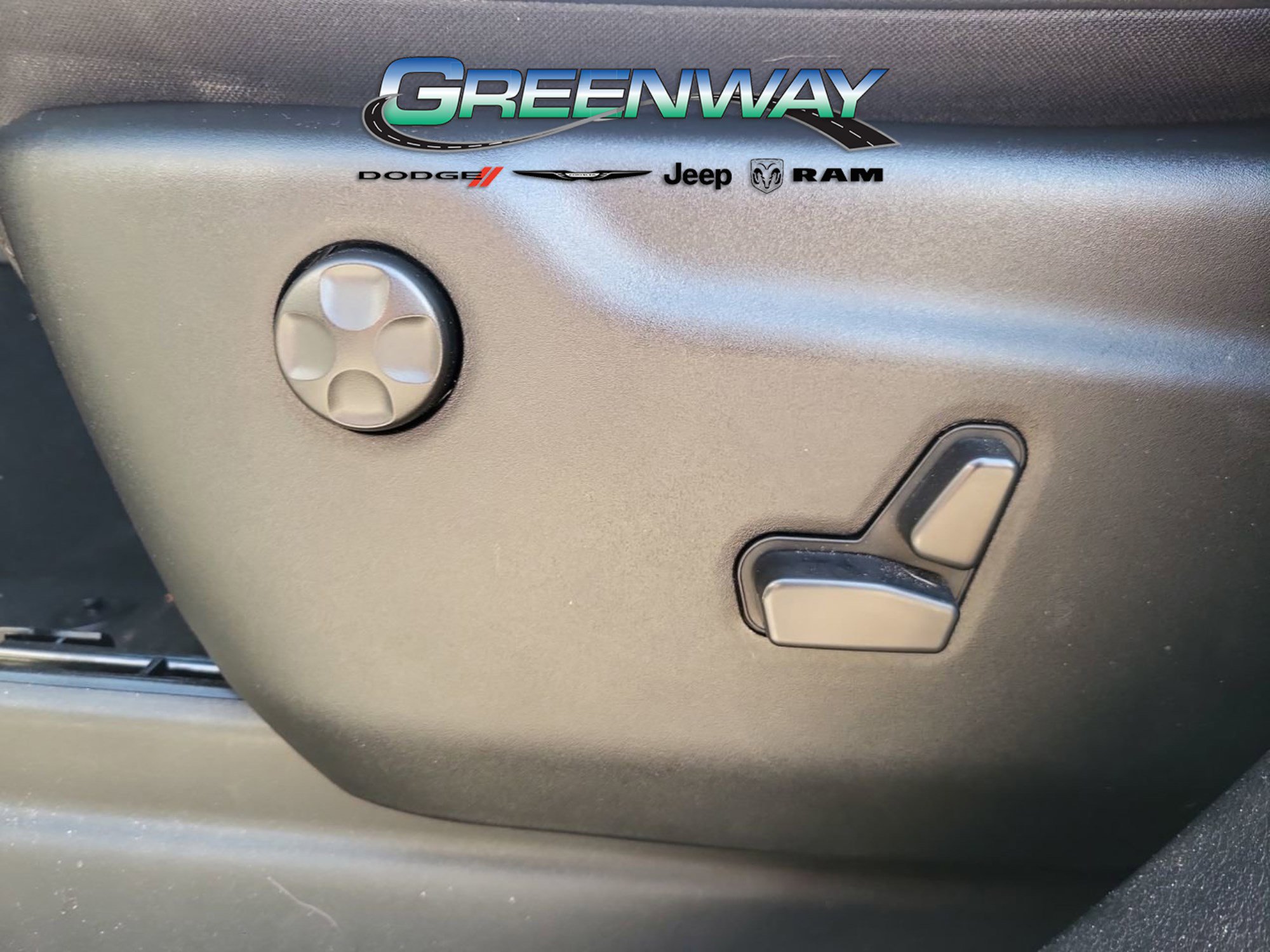 Used 2025 Dodge Durango GT image 16