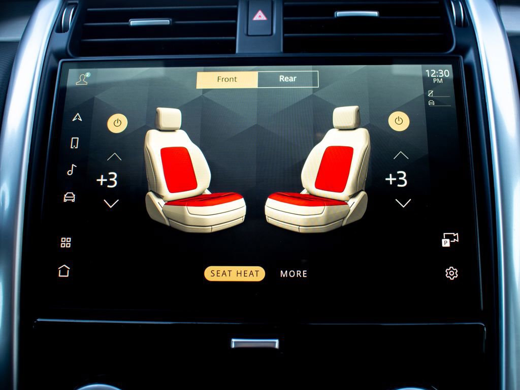 Used 2025 Land Rover Discovery Dynamic SE image 32