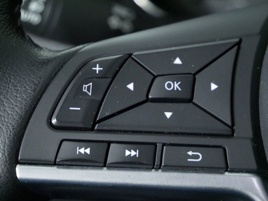 Used 2020 Nissan Rogue Sport SL FWD image 25