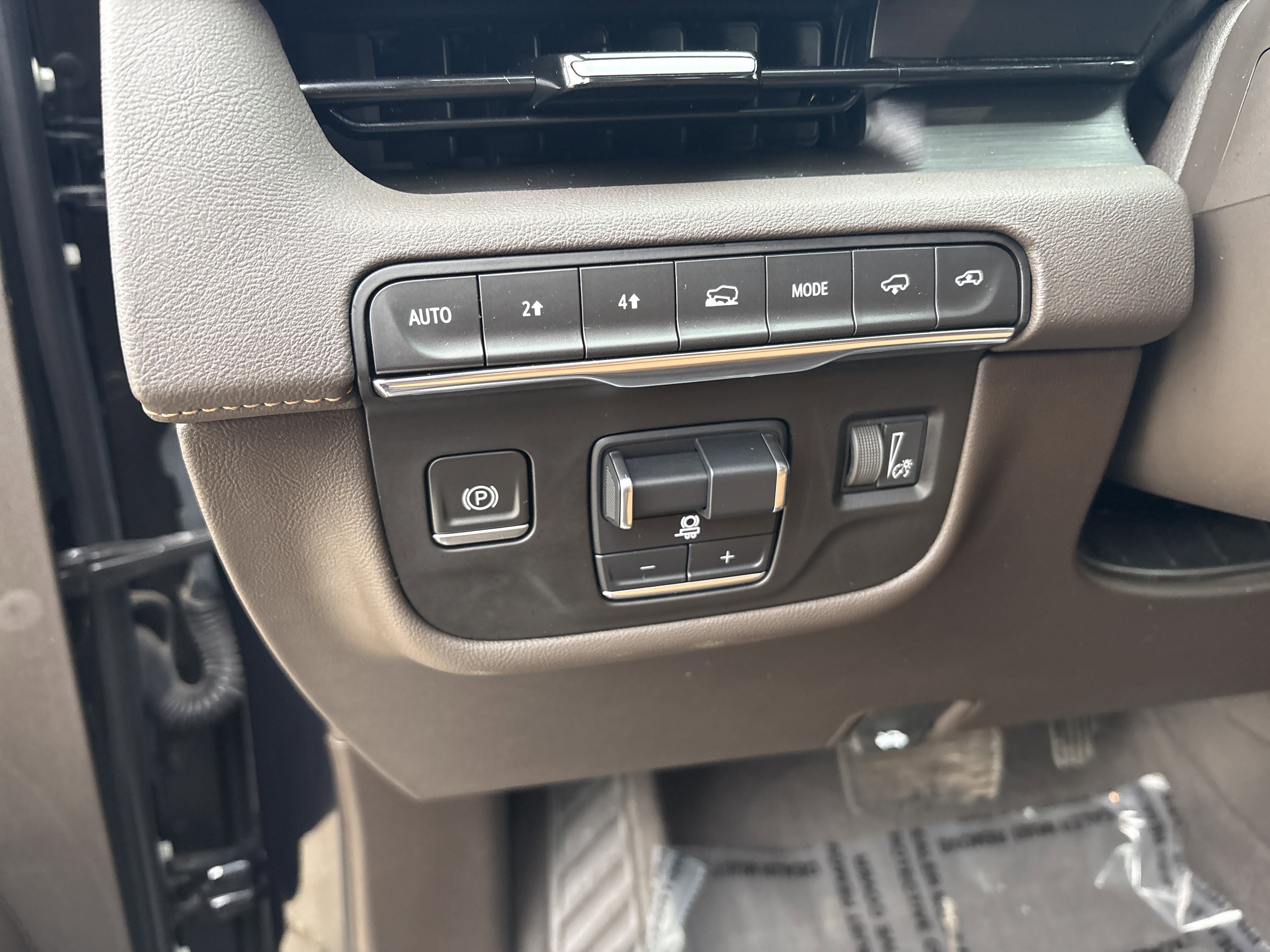 Used 2021 Cadillac Escalade Sport w/ Driver Assist Tech Package image 11