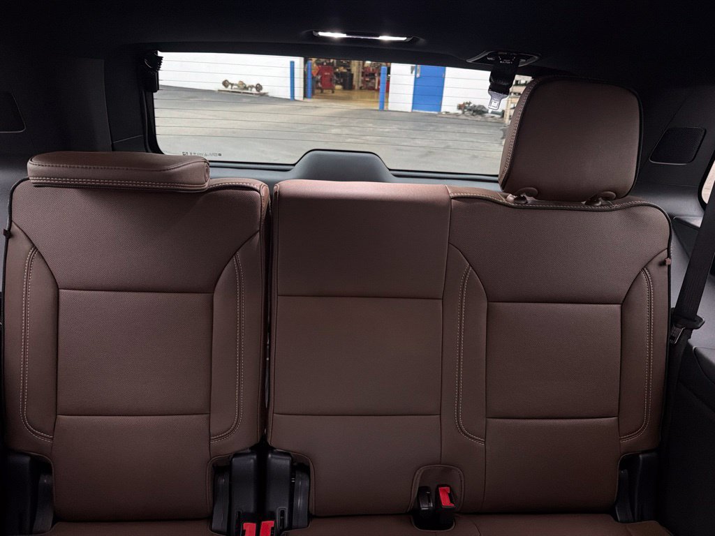 Used 2025 Chevrolet Tahoe High Country AWD/4WD image 44