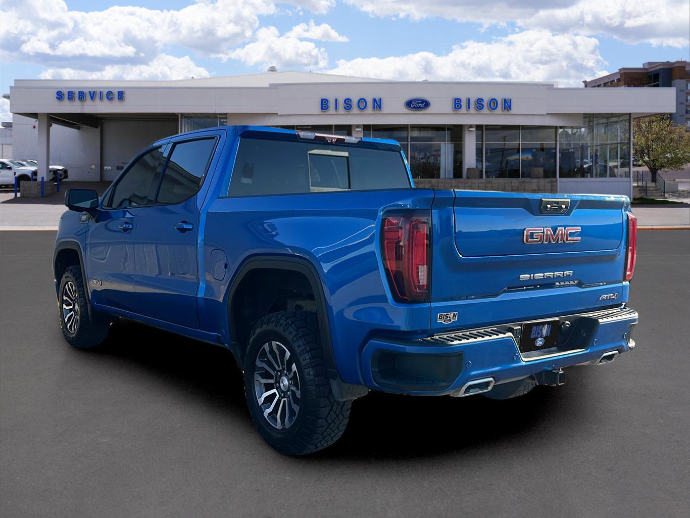 Used 2022 GMC Sierra 1500 AT4 w/ Technology Package image 4