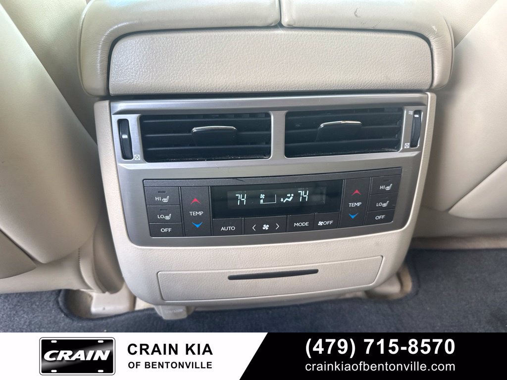 Used 2013 Lexus LX 570 4WD w/ Luxury Pkg image 28
