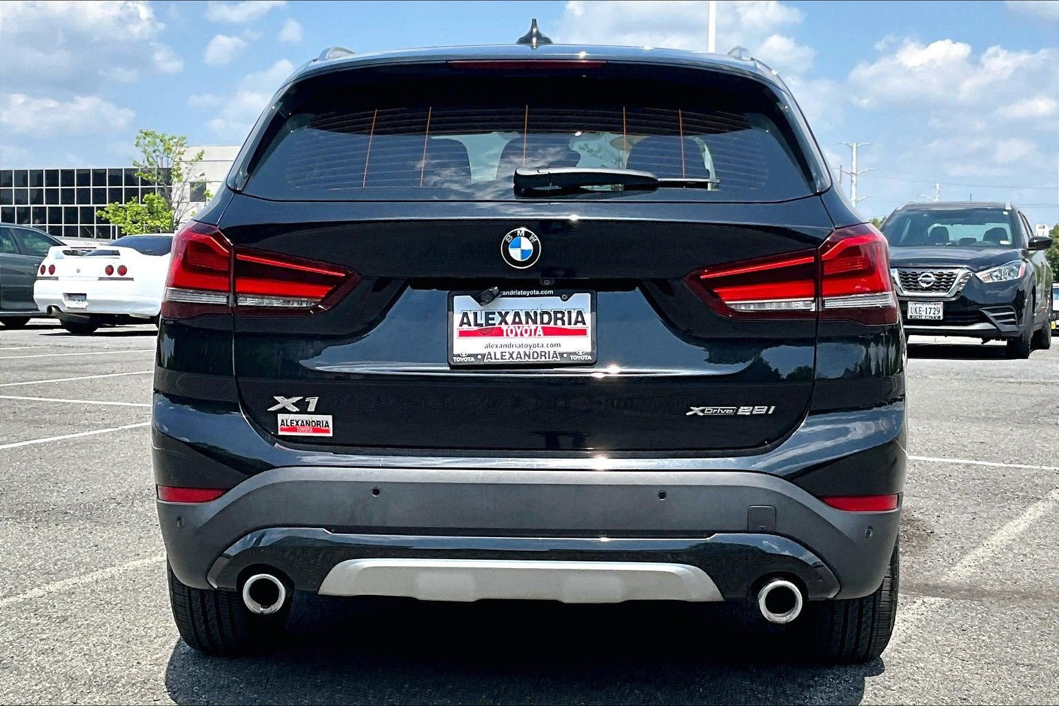 Used 2021 BMW X1 xDrive28i w/ Premium Package AWD/4WD image 4