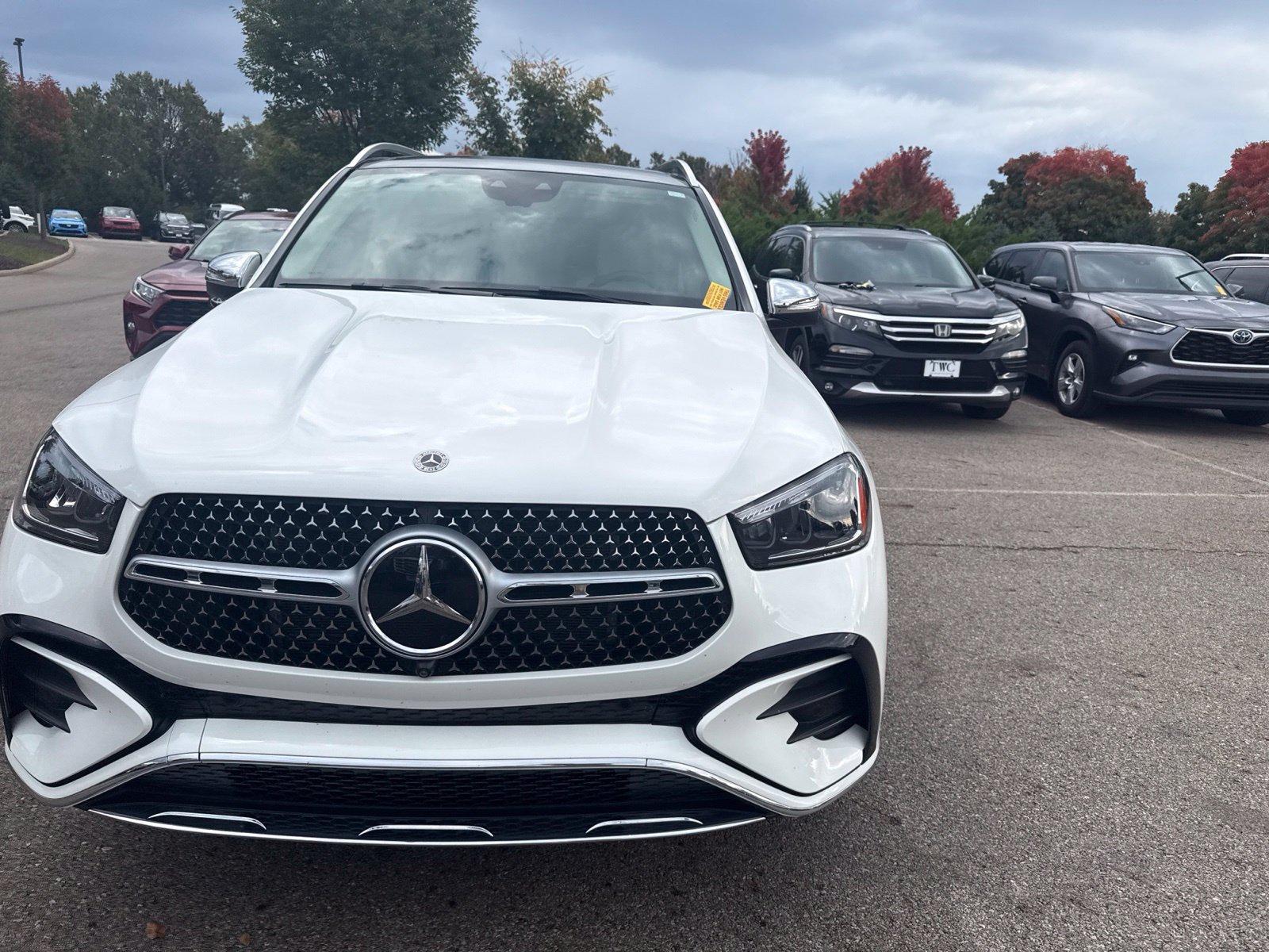Used 2024 Mercedes-Benz GLE 350 4MATIC image 2