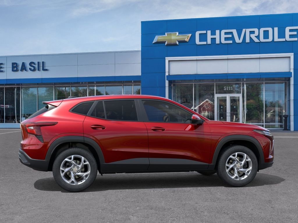 New 2026 Chevrolet Trax LS w/ LS Convenience Package FWD image 5