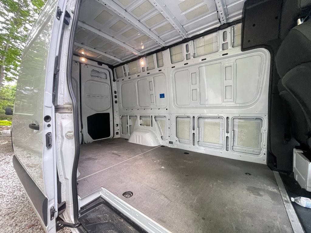 Used 2025 Mercedes-Benz Sprinter 2500 image 28