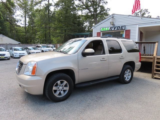 Used 2008 GMC Yukon SLT w/ SLT Preferred Equipment Group AWD/4WD image 1