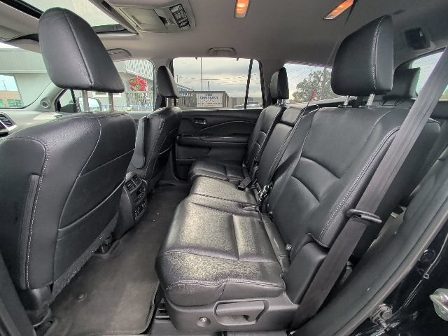 Used 2018 Honda Pilot Touring image 5