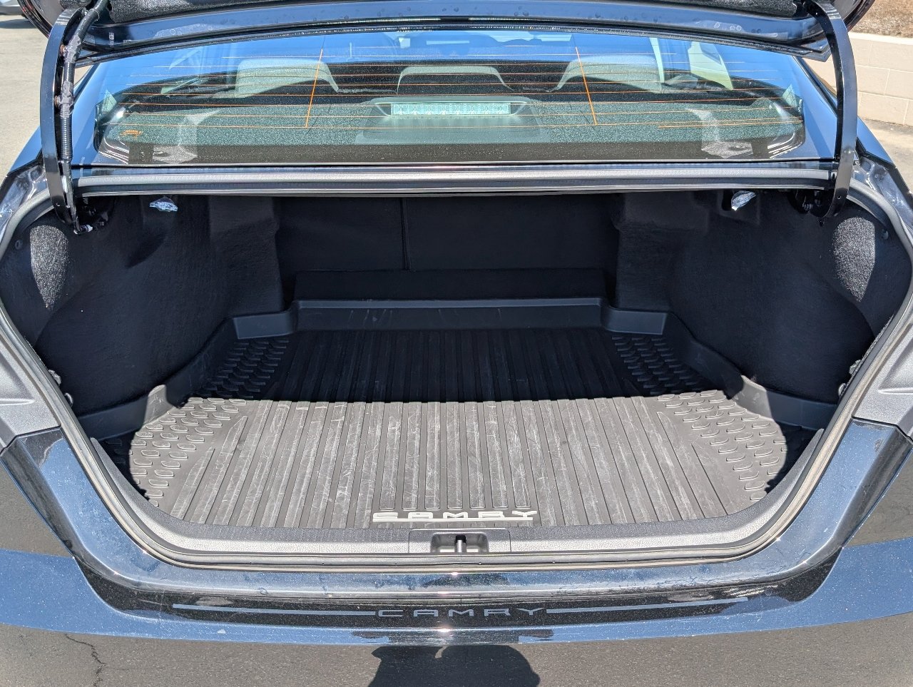 Used 2026 Toyota Camry LE image 9