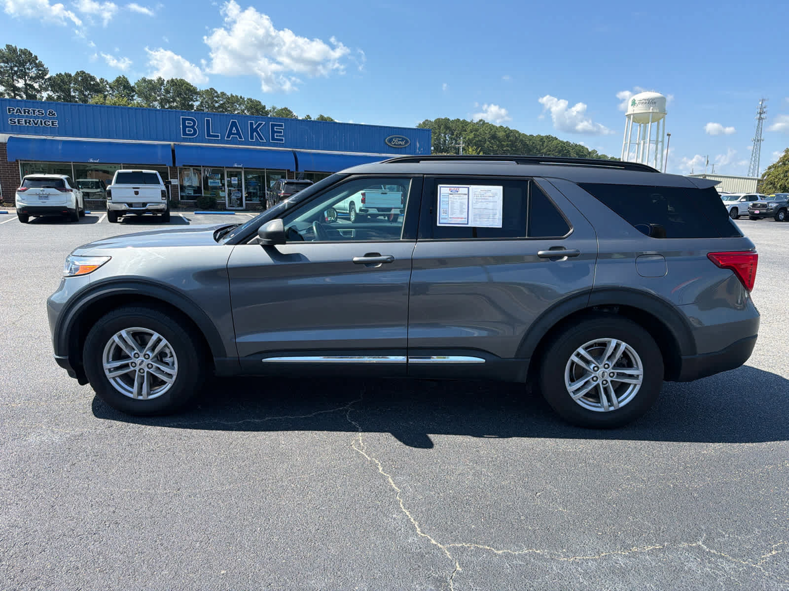 Used 2023 Ford Explorer XLT RWD image 6