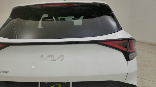 Used 2025 Kia Sportage EX FWD image 27