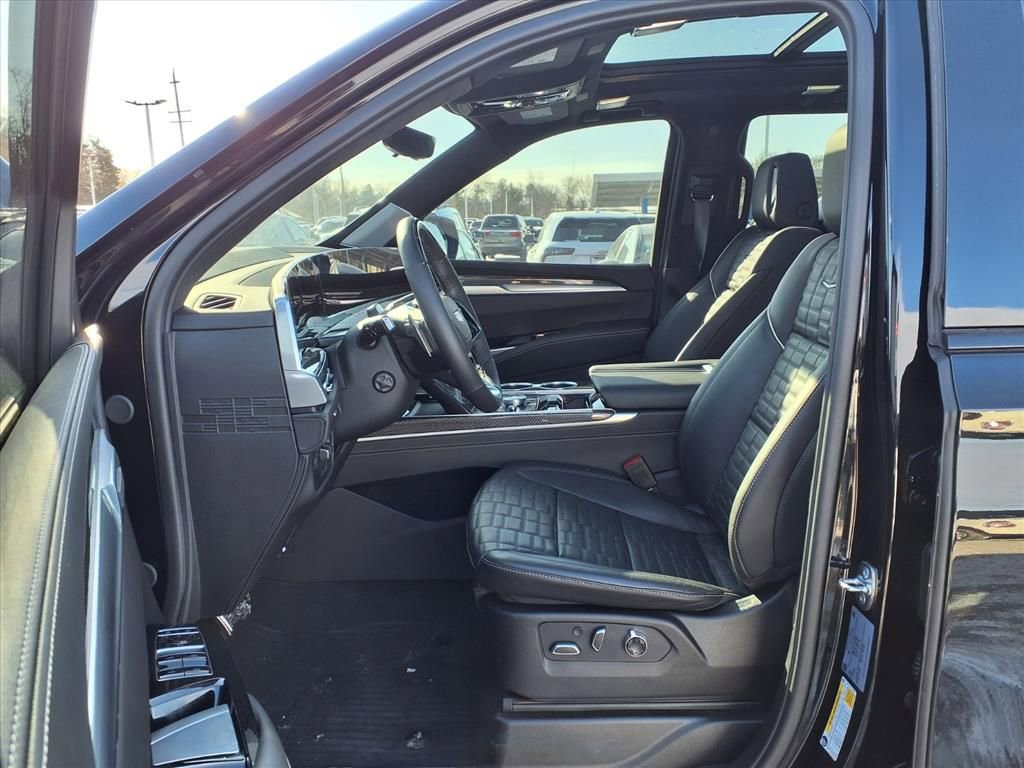 Used 2025 Cadillac Escalade V w/ LPO, Floor Liner Package image 17