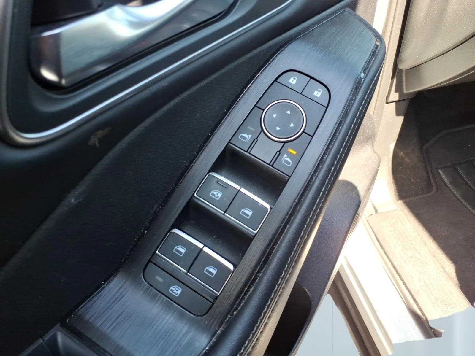 Used 2025 Nissan Rogue Platinum w/ Platinum Premium Package AWD/4WD image 13