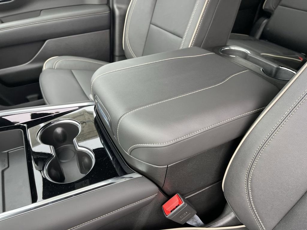 New 2025 Chevrolet Suburban Premier AWD/4WD image 21