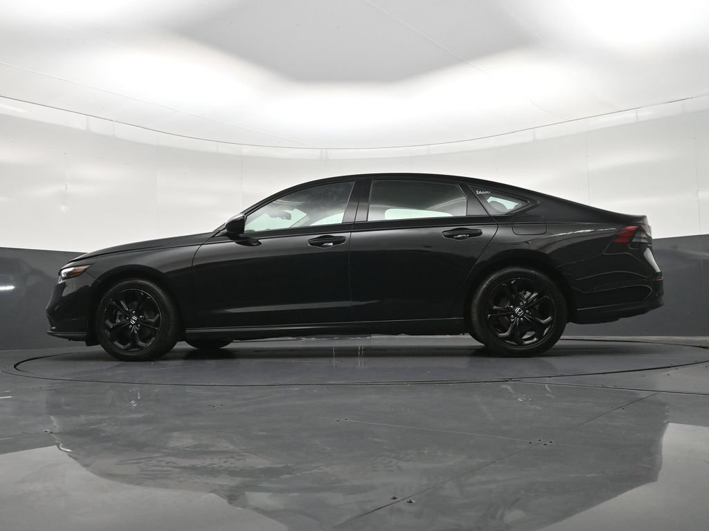 Used 2025 Honda Accord SE image 25