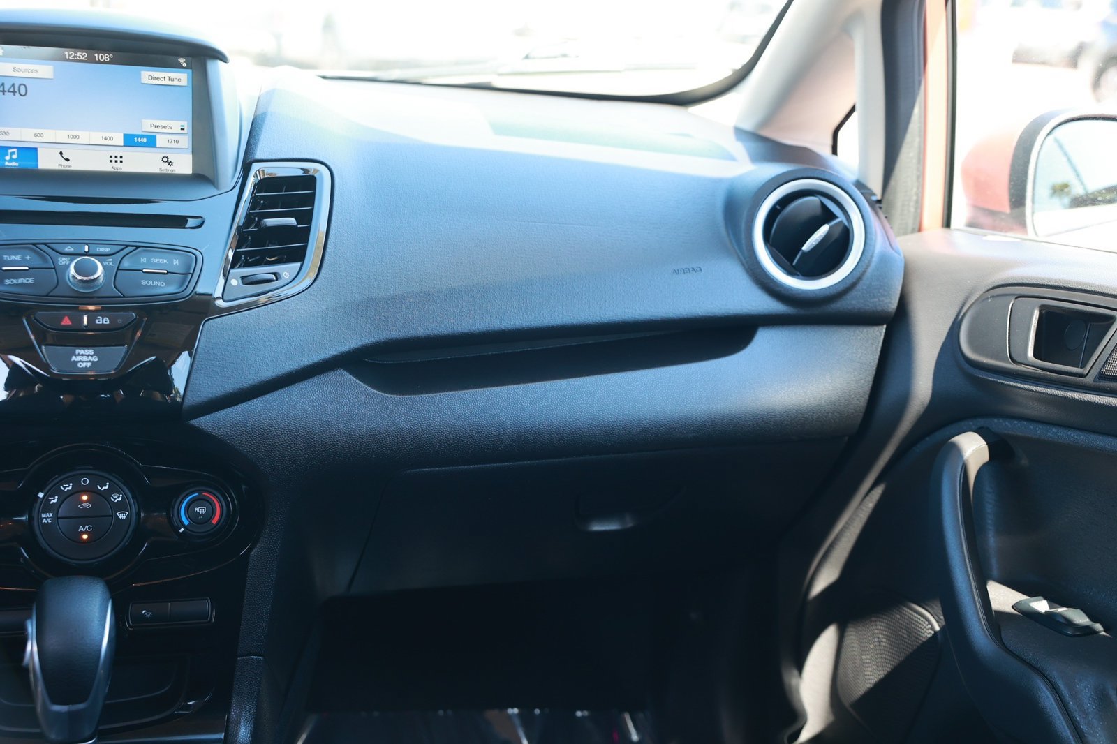 Used 2017 Ford Fiesta SE w/ Equipment Group 201A FWD image 25