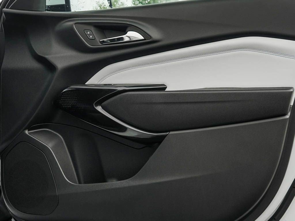 New 2026 Chevrolet Trax LT w/ LT Convenience Package FWD image 9
