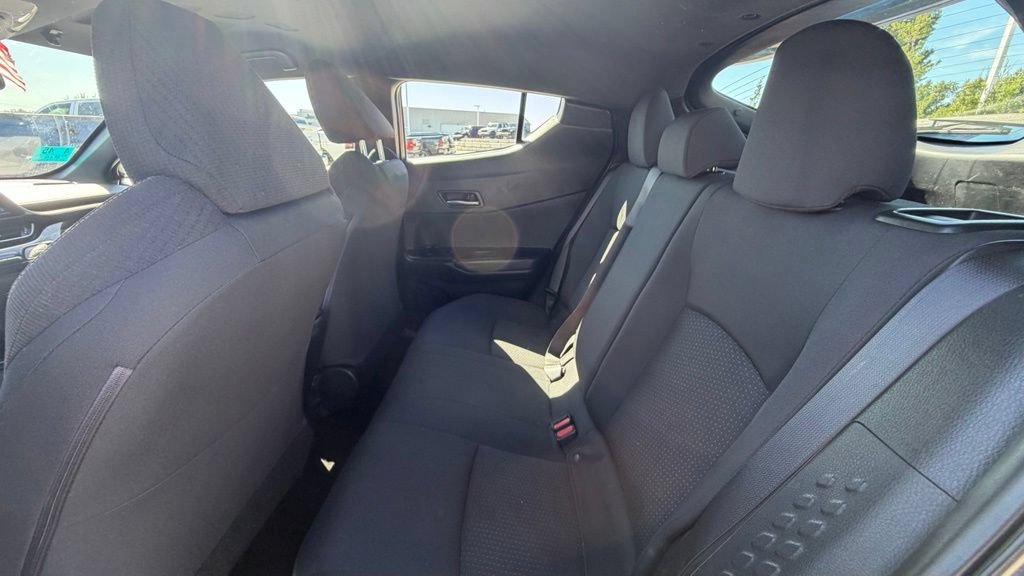 Used 2018 Toyota C-HR XLE FWD image 12