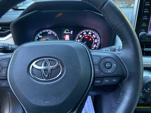 Used 2021 Toyota RAV4 XLE Premium image 26