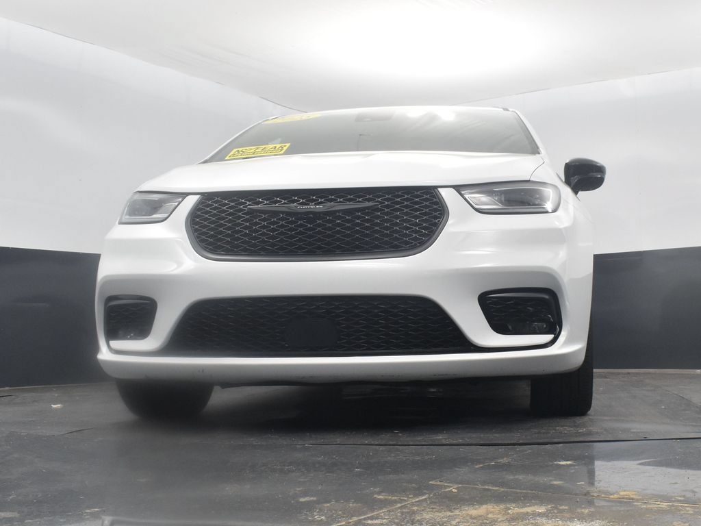 Used 2025 Chrysler Pacifica Limited FWD image 50