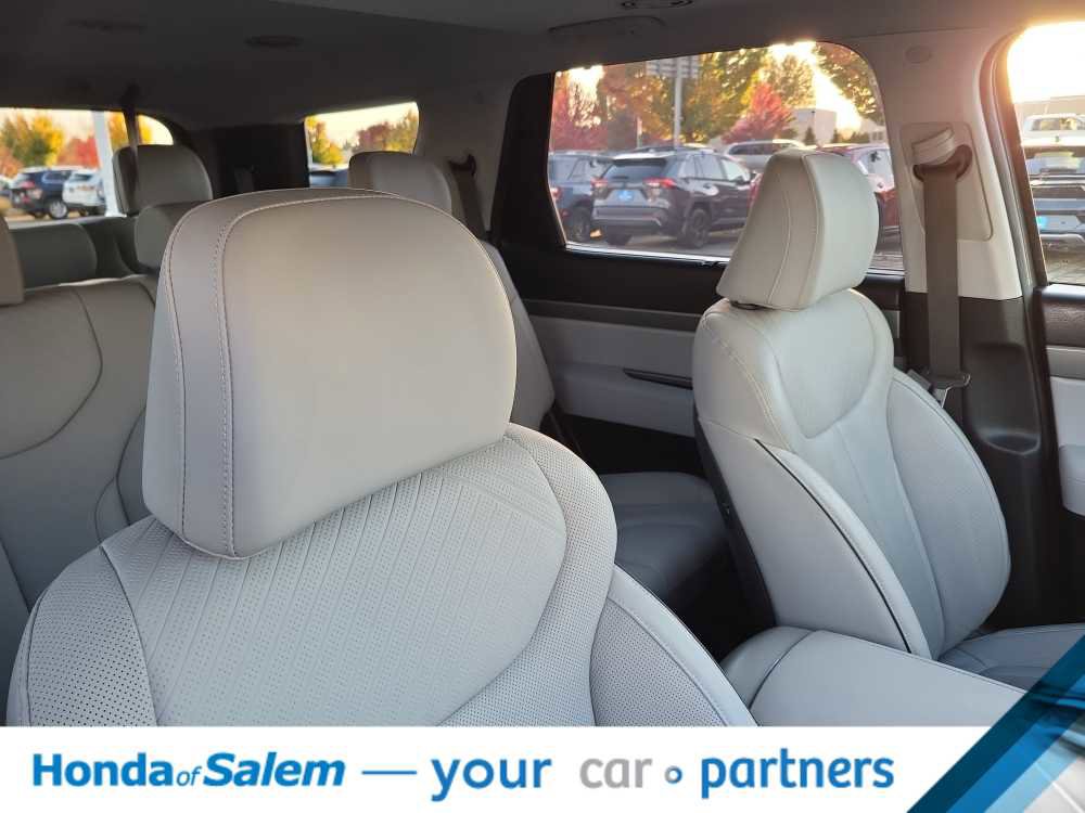 Used 2023 Hyundai Palisade SEL image 13
