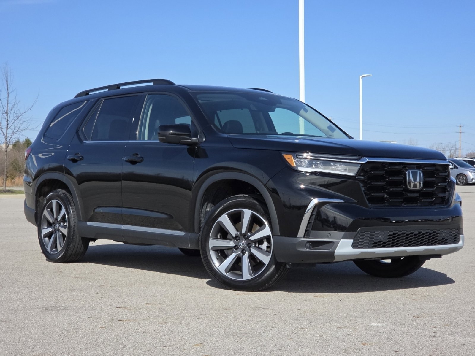Used 2023 Honda Pilot Touring image 2