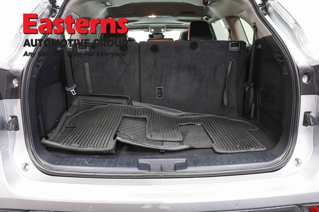 Used 2021 Toyota Highlander Limited AWD/4WD image 9