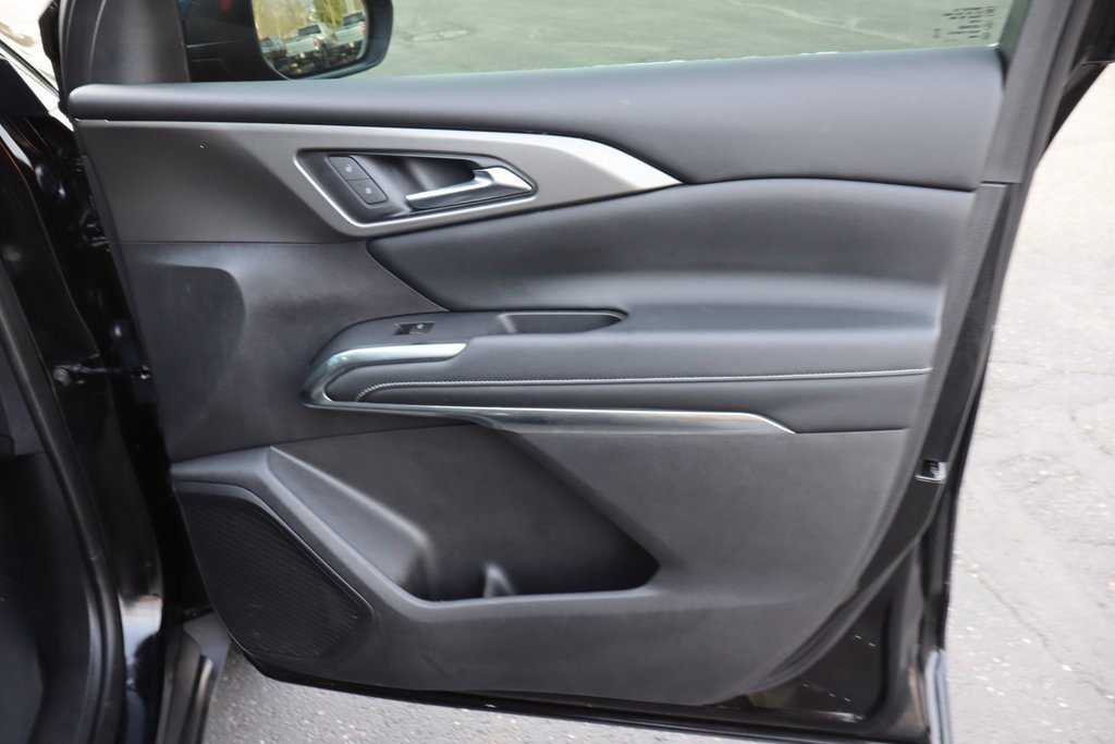 Used 2024 Chevrolet Traverse LS w/ Midnight/Sport Edition image 27