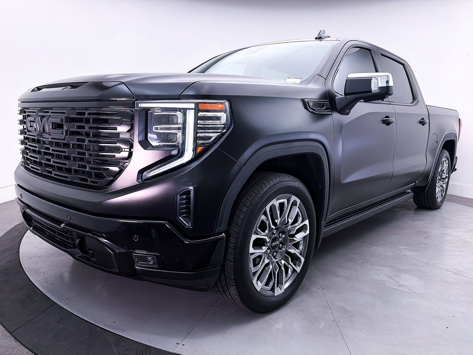 Used 2022 GMC Sierra 1500 Denali w/ Technology Package AWD/4WD image 15