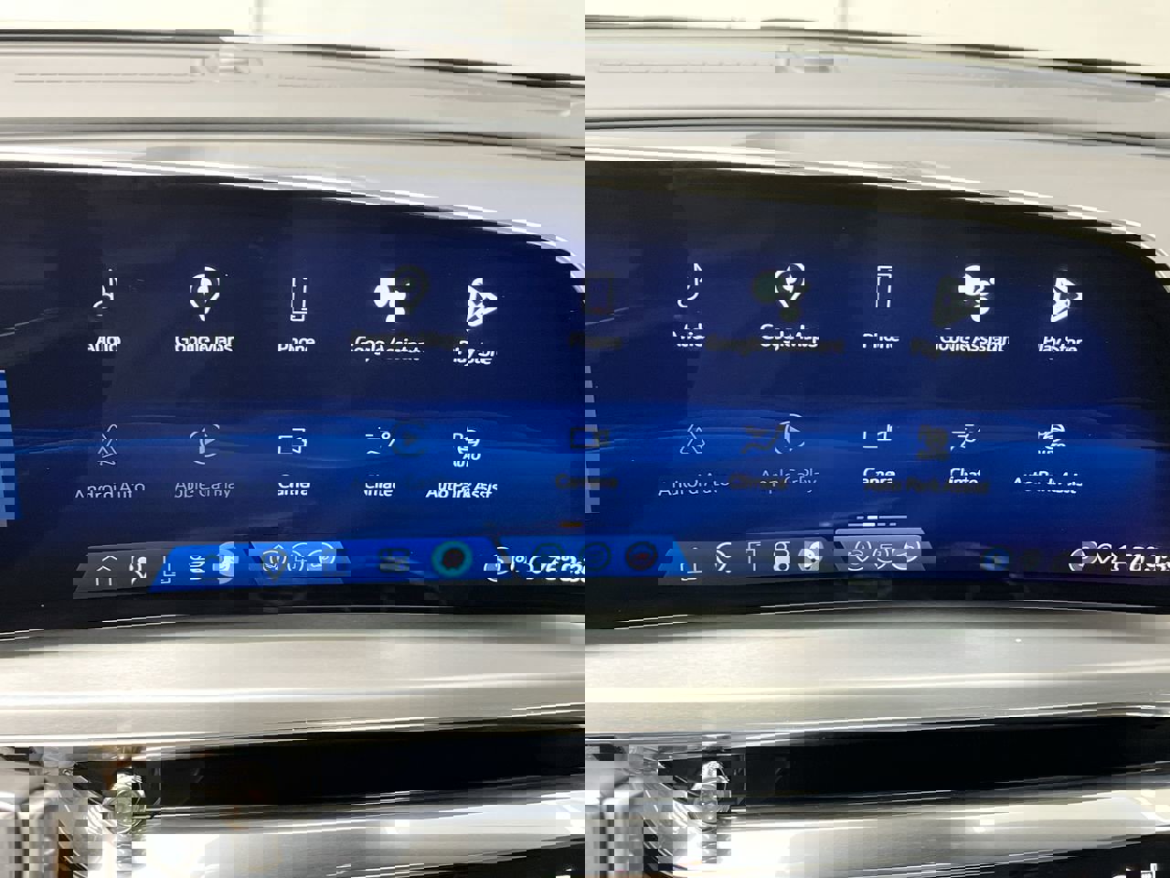 Used 2024 Cadillac Lyriq Luxury w/ LPO, Floor Liner Package image 19