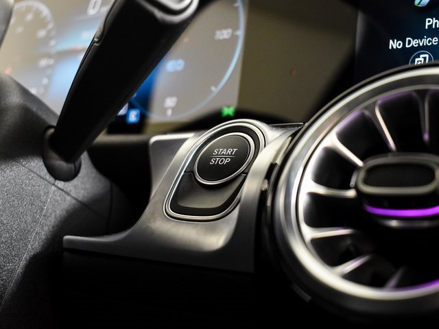 Used 2022 Mercedes-Benz EQB 300 4MATIC image 31