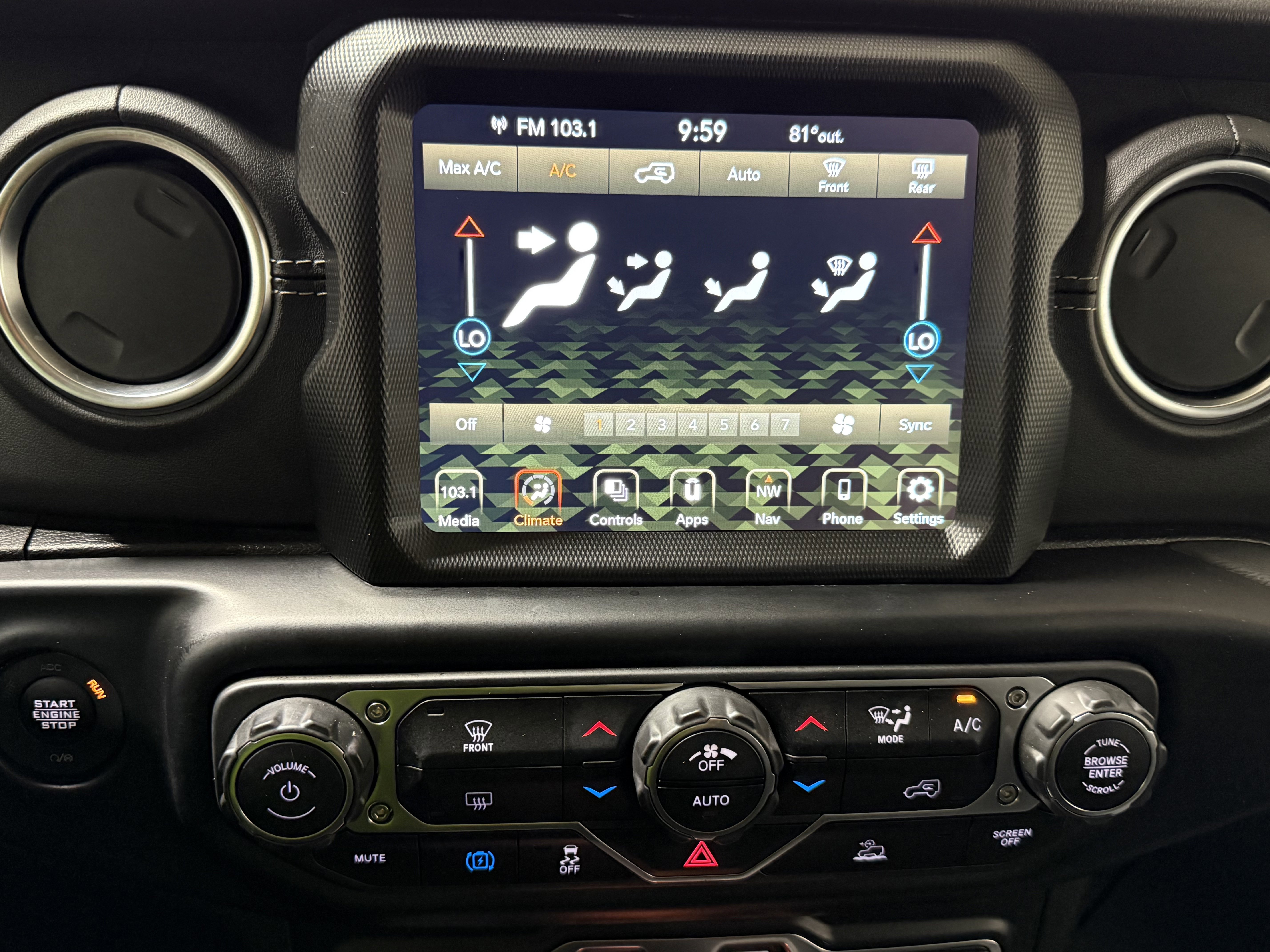 Used 2022 Jeep Wrangler Unlimited Sahara image 21