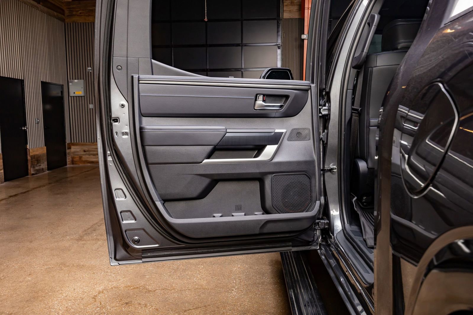 Used 2025 Toyota Tundra Platinum image 38