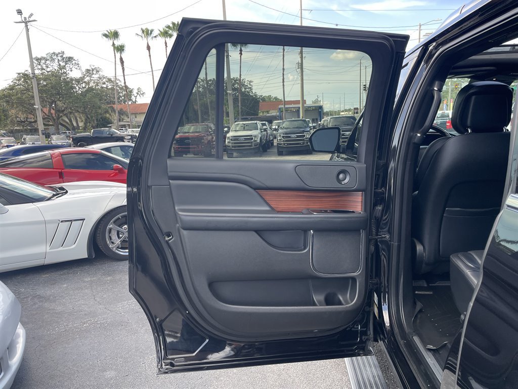 Used 2019 Lincoln Navigator L Select AWD/4WD image 50