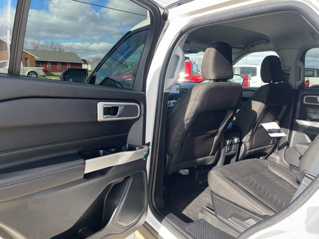 Used 2021 Ford Explorer XLT w/ Class III Trailer Tow Package AWD/4WD image 12
