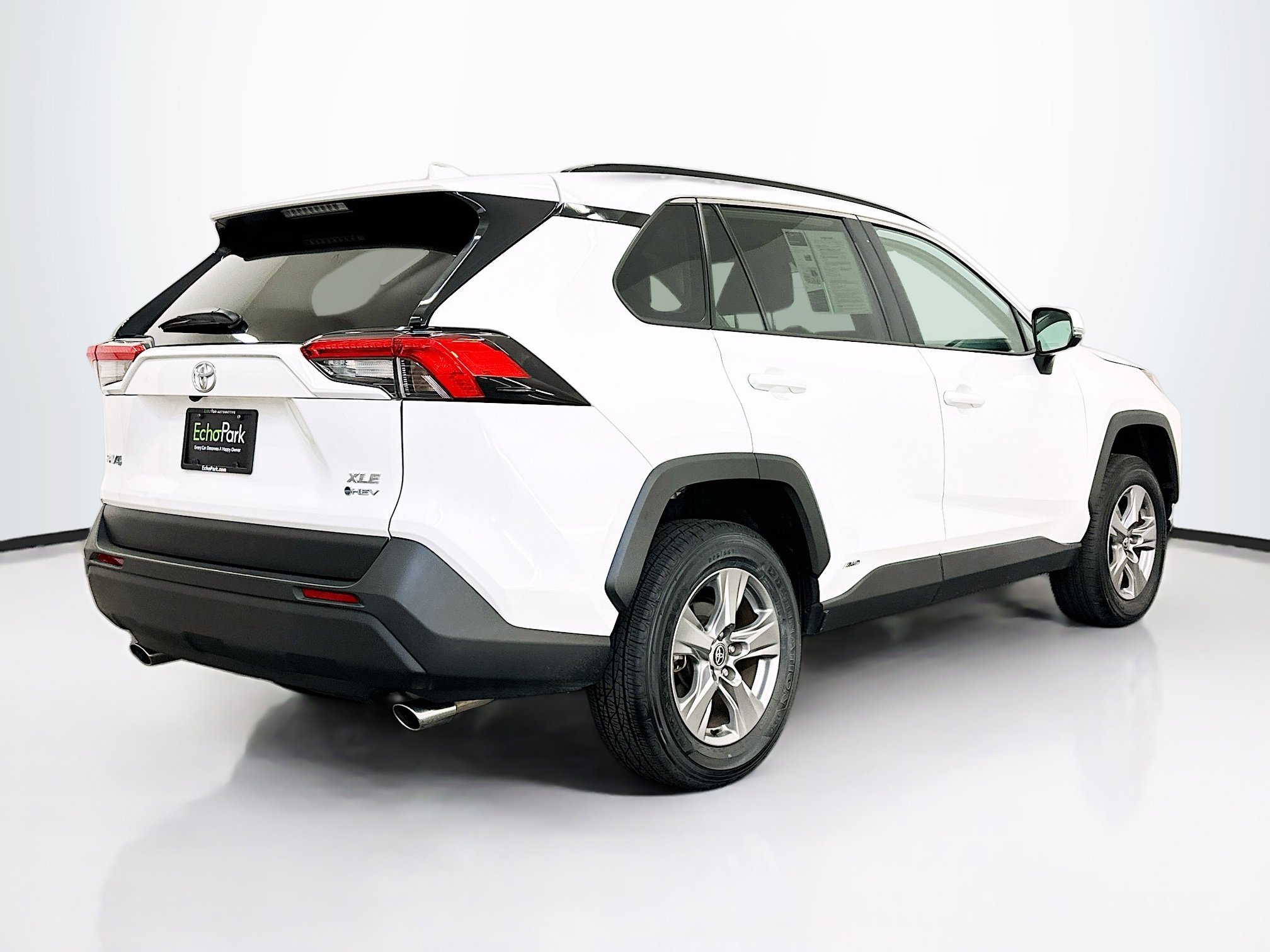 Used 2025 Toyota RAV4 XLE image 9