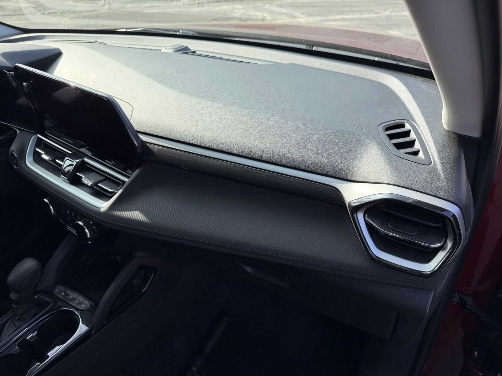 Used 2025 Chevrolet TrailBlazer LT image 33