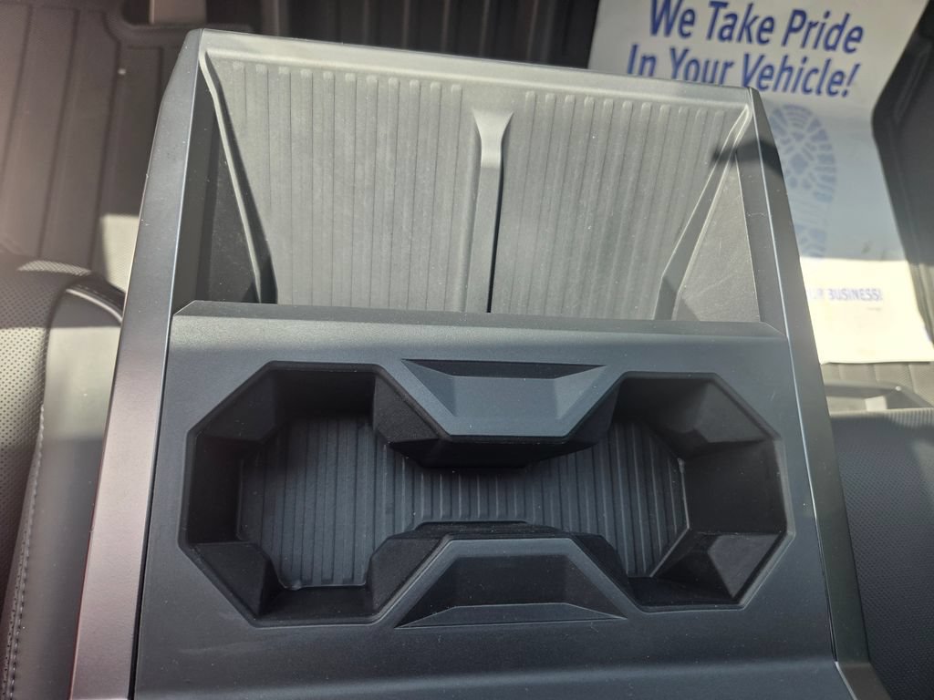 Used 2024 Tesla Cybertruck AWD Crew Cab image 42