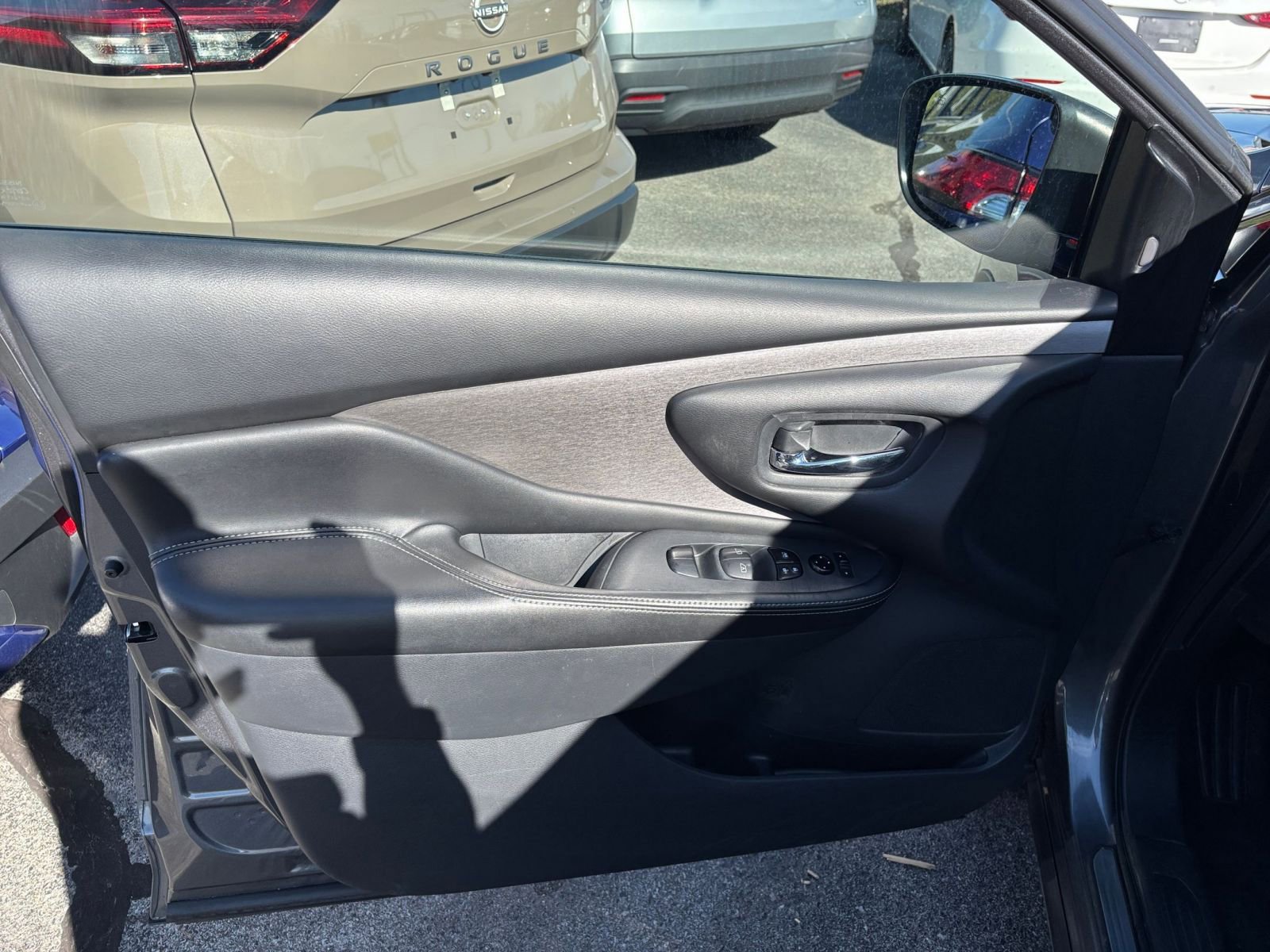 Used 2023 Nissan Murano SV image 18