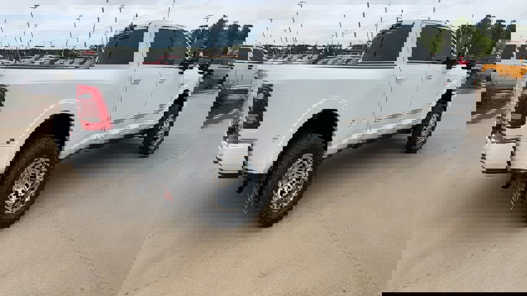 Used 2024 RAM 3500 Limited image 7