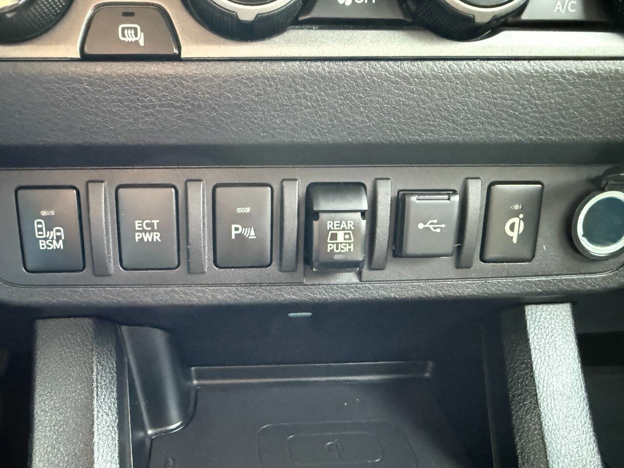 Used 2020 Toyota Tacoma TRD Sport w/ Technology Package image 41