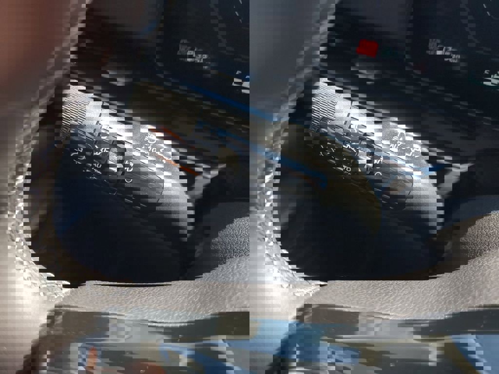 New 2026 Kia Carnival SX w/ SX Dark Edition Package FWD image 30