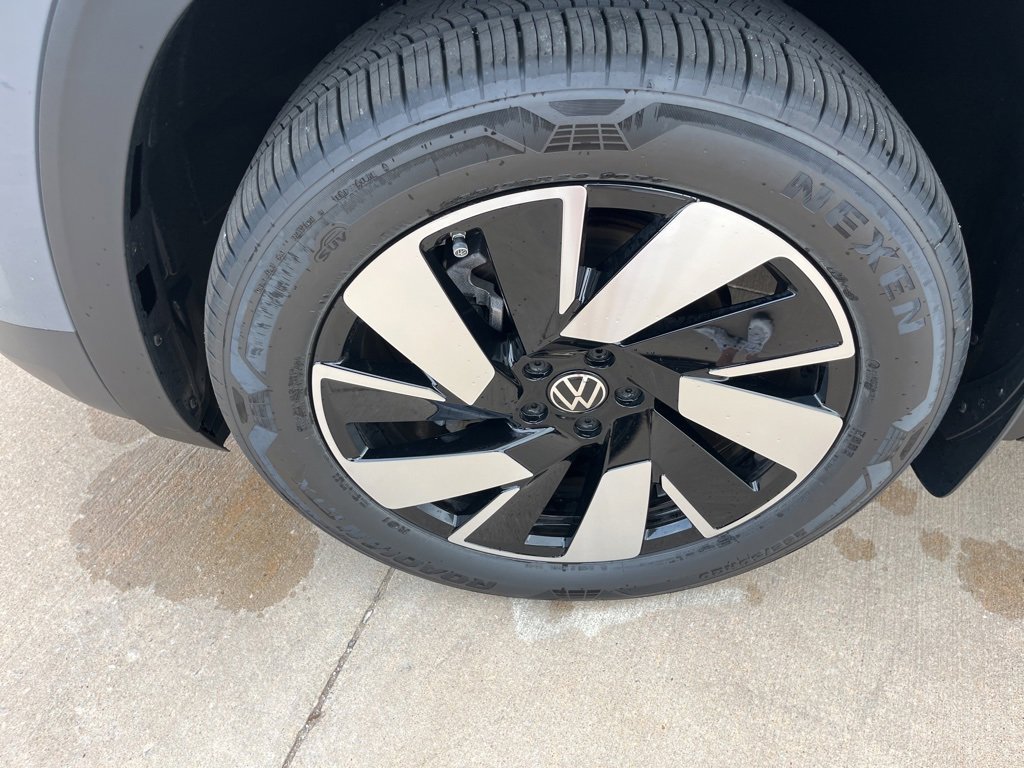 New 2025 Volkswagen Atlas Cross Sport SE image 21