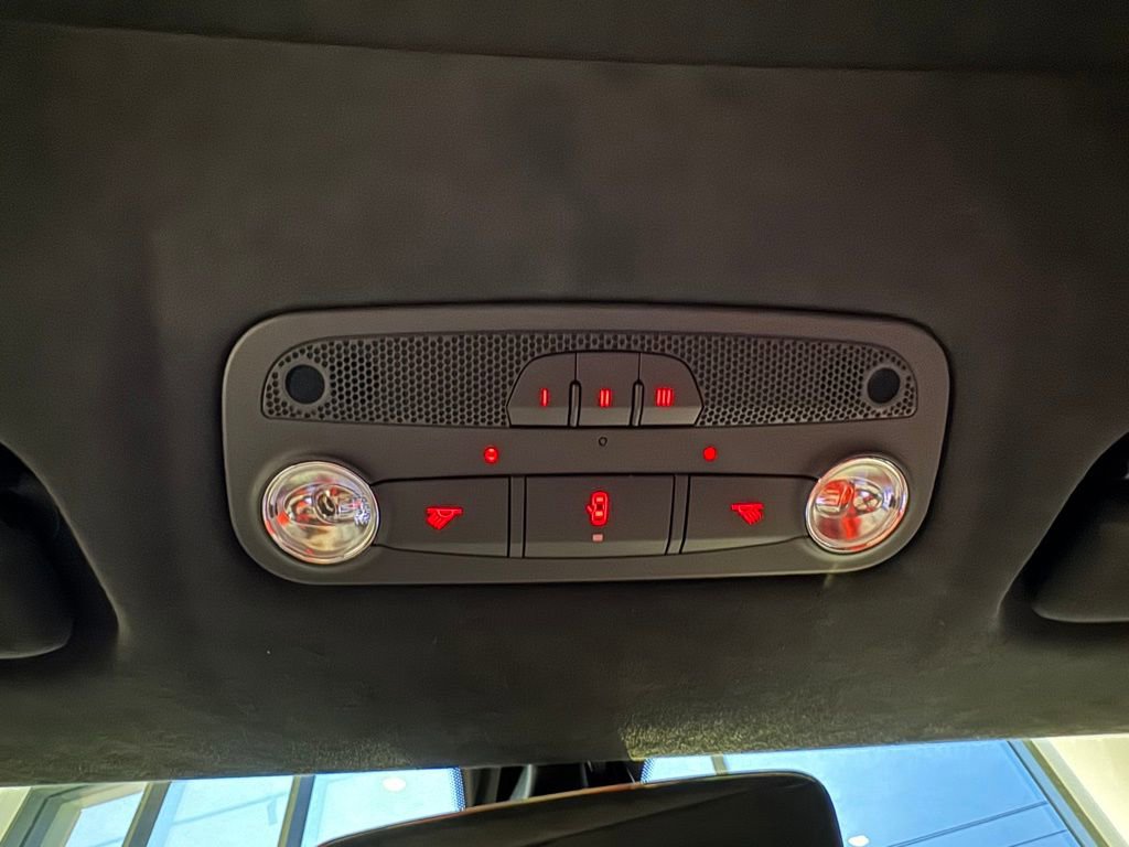 Used 2020 Lamborghini Huracan EVO image 36