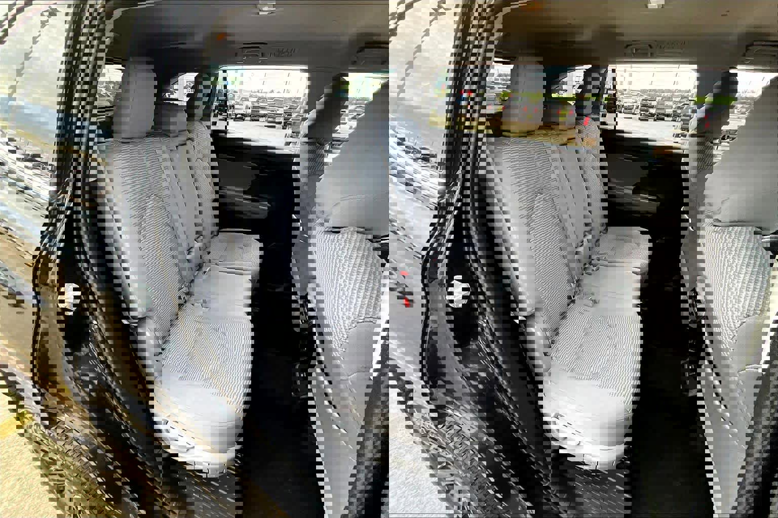 Used 2023 Toyota Highlander LE image 21