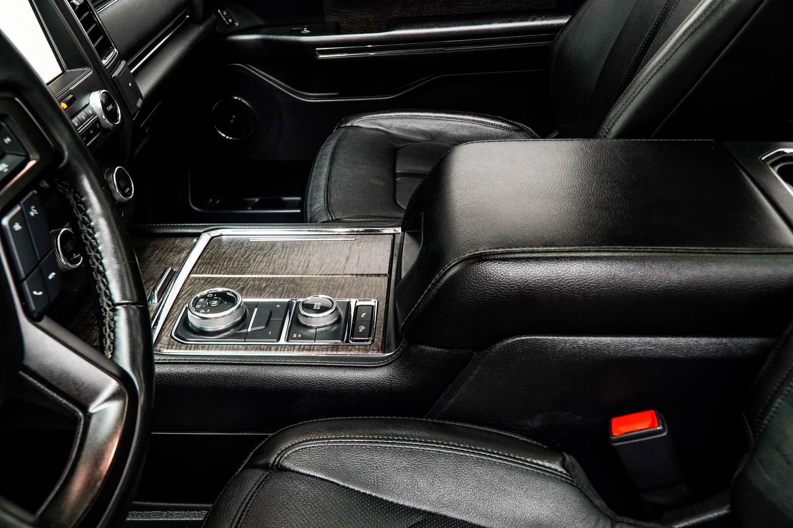 Used 2020 Ford Expedition Limited w/ Equipment Group 302A image 17