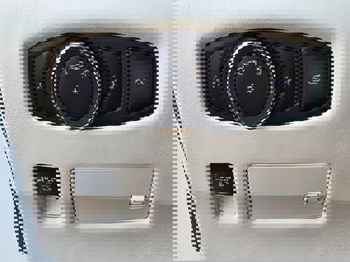 Used 2017 Lincoln Continental Black Label w/ Rear-seat Package image 42